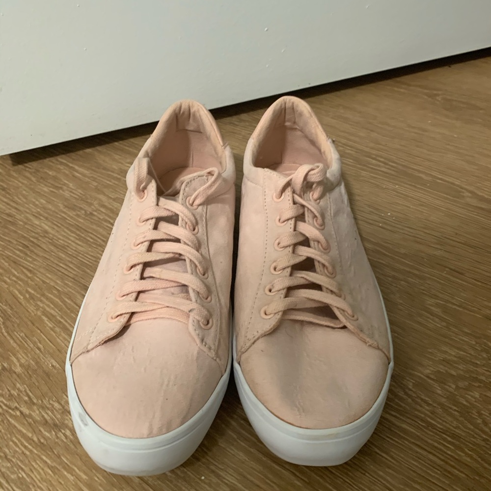 Low Top Sneakers - Picture 2 of 4
